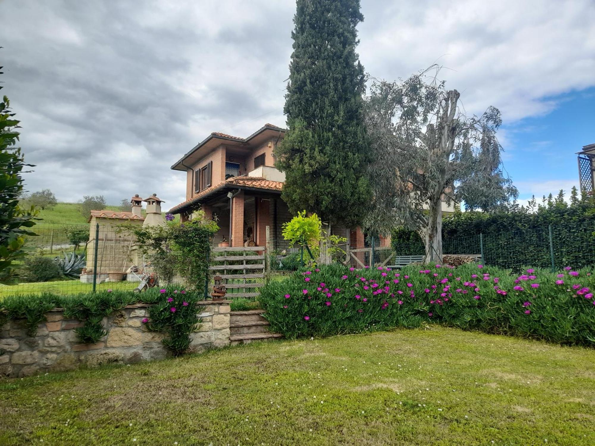 Agriturismo Santa Adriana Volterra Buitenkant foto
