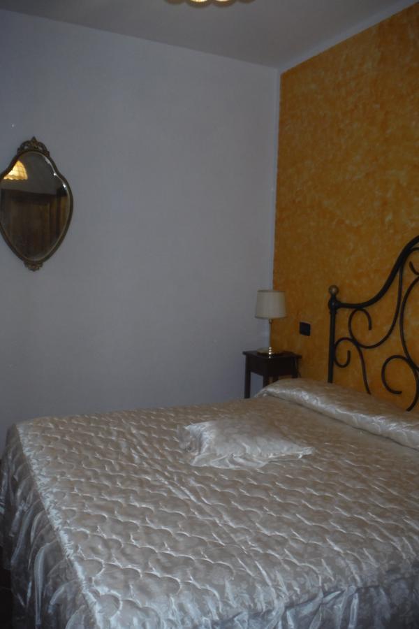 Agriturismo Santa Adriana Volterra Kamer foto