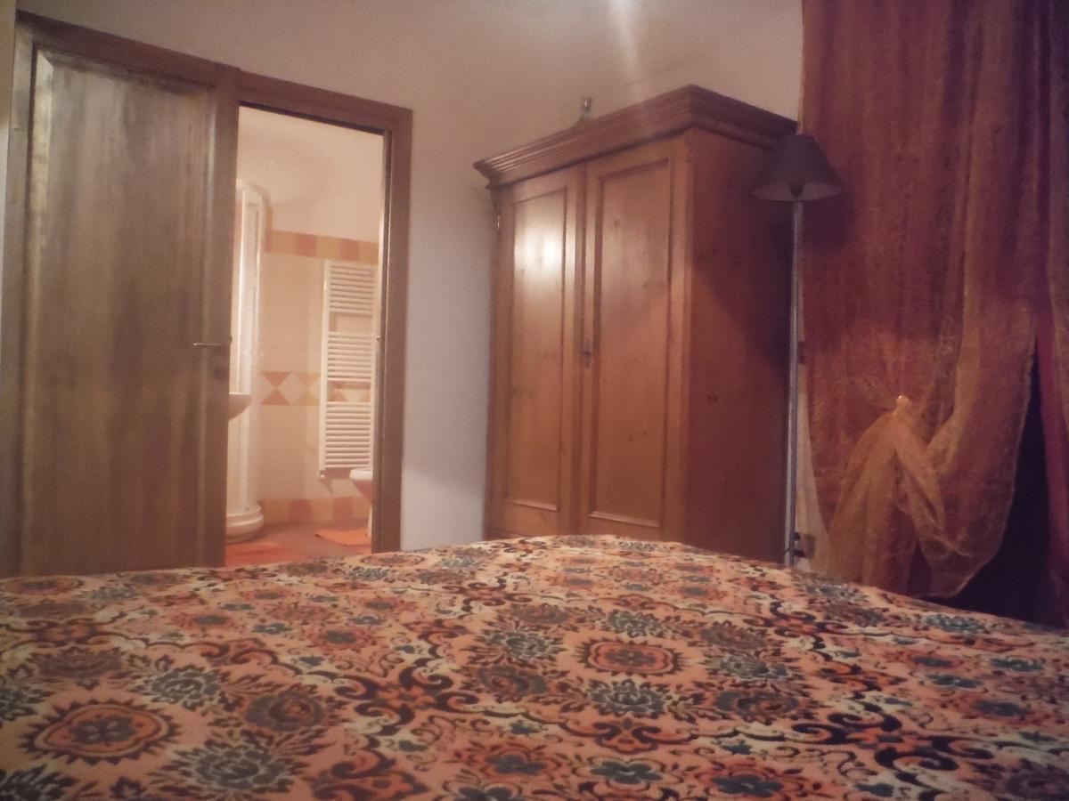 Agriturismo Santa Adriana Volterra Kamer foto