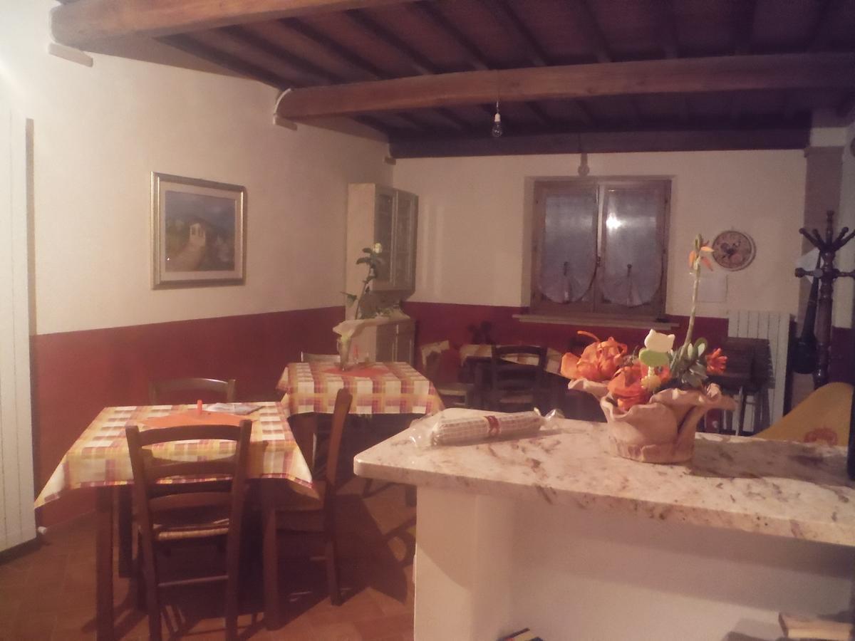 Agriturismo Santa Adriana Volterra Buitenkant foto